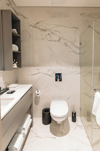 Bathroom 5, ALMERA