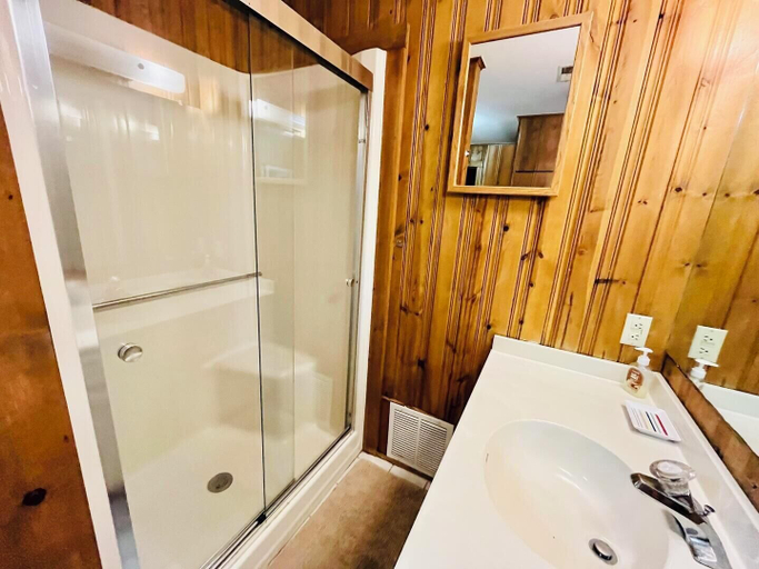 Bathroom 3, OAK Avenue 49, Sussex