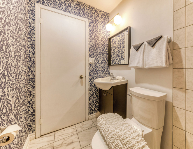 Bathroom 5, Remparts 2 Bed w Private terrace & sauna, Communauté-Urbaine-de-Québec