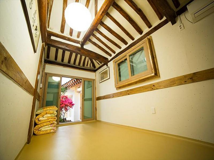 Bedroom 5, Taejomaru, Jeonju