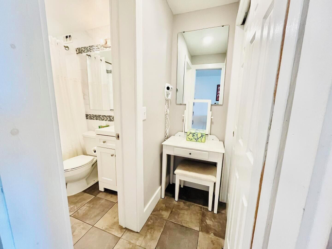 Bathroom 4, Edgewater House 213, Sussex