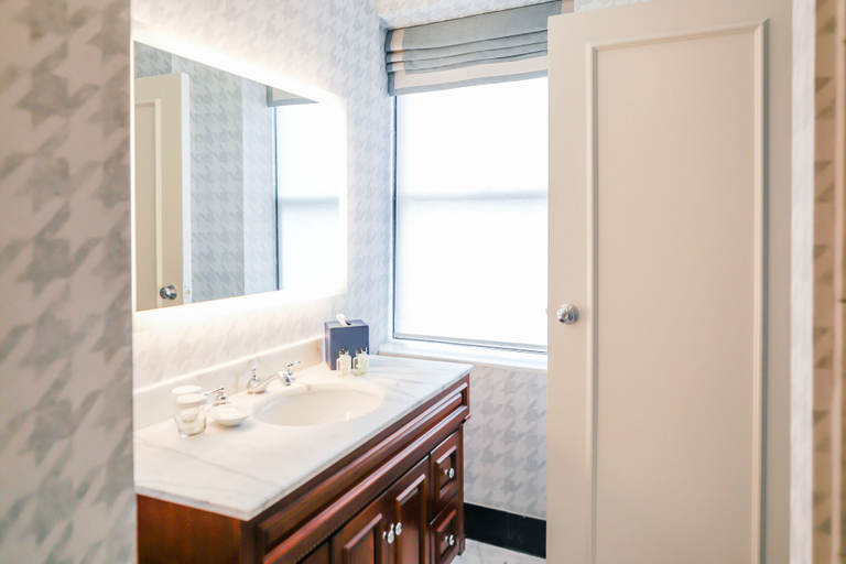 Bathroom 5, The Dunhill Hotel, Mecklenburg