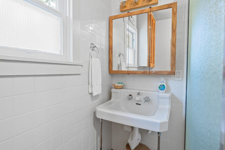 Bathroom 2, Bear Slope View Cabin, San Bernardino