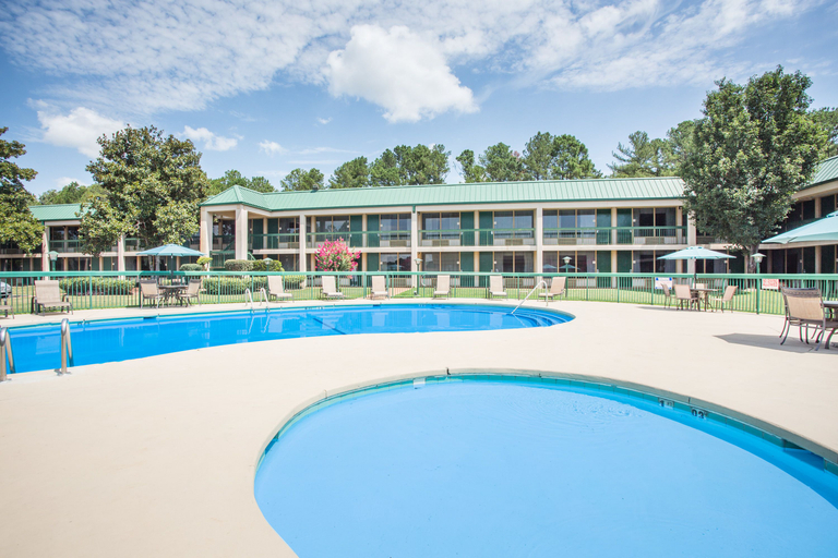 Sport & Beauty, Ramada by Wyndham & Suites Warner Robins, Houston