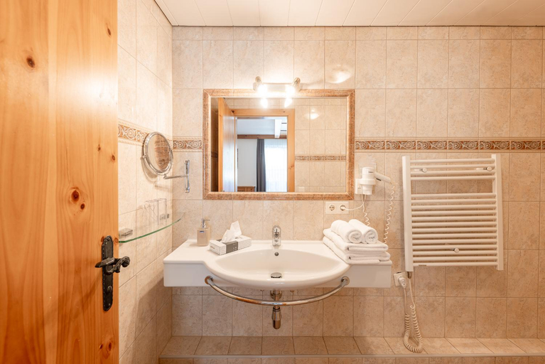 Bathroom 4, Hotel Berghof, Innsbruck Land