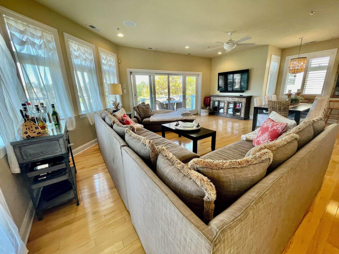Others 4, Blacstone Avenue 38285, Sussex