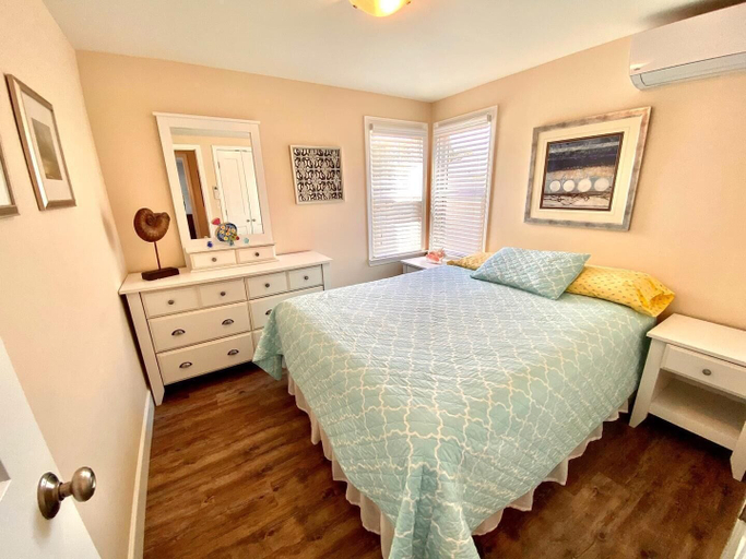 Bedroom 2, Ocean View 5, Sussex
