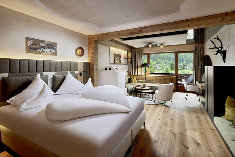 Bedroom 3, Relais & Chateaux Spa Hotel Jagdhof, Innsbruck Land