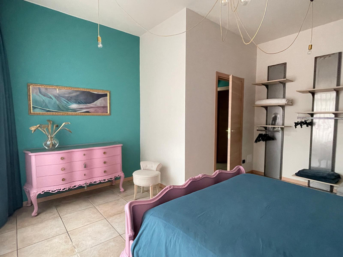 Bedroom 2, Gold Luxury Home, Como