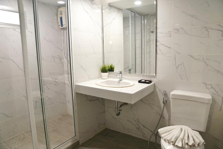 Bathroom 3, Viewplace Hotel & Residence Ladprao 130, Bang Kapi