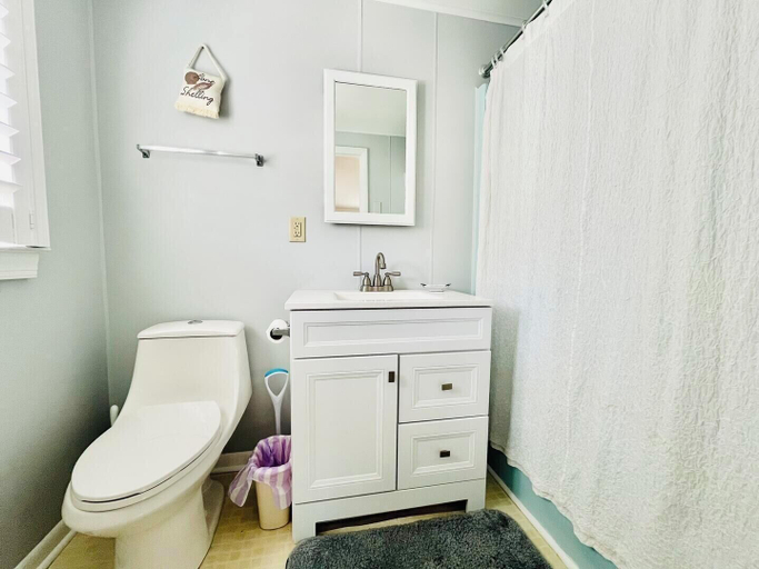Bathroom 3, Sandalwood Street 310, Sussex