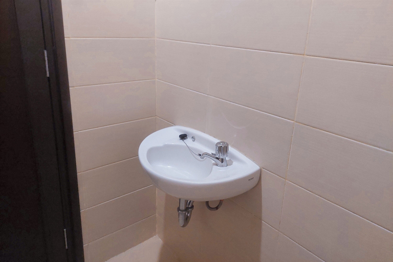 Bathroom 5, Lovely 2Br Apartment At Belmont Residence Puri, West Jakarta