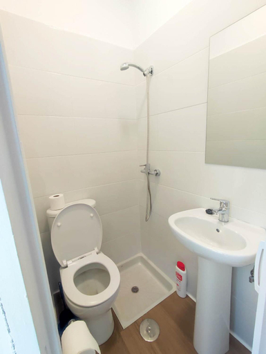Bathroom 3, Hostal Airinos de Vigo, Pontevedra