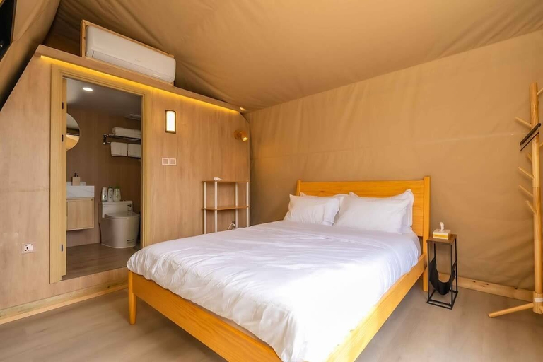 Others 5, Urban Glamping Oasis: Comfort & Adventure Combined, Los Angeles