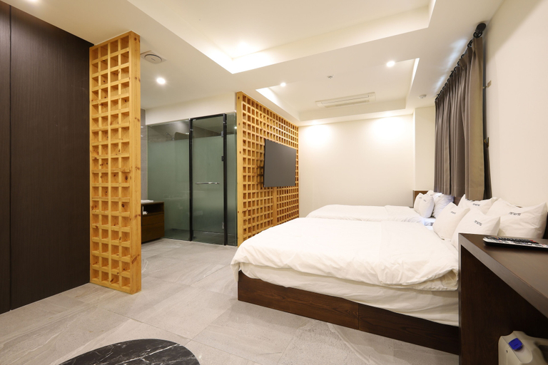 Bedroom 3, TRT Hotel, Busanjin