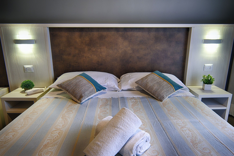 Bedroom 3, Hotel Madison, Rimini