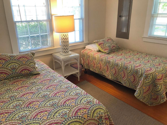 Bedroom 2, King Charles Avenue 604, Sussex