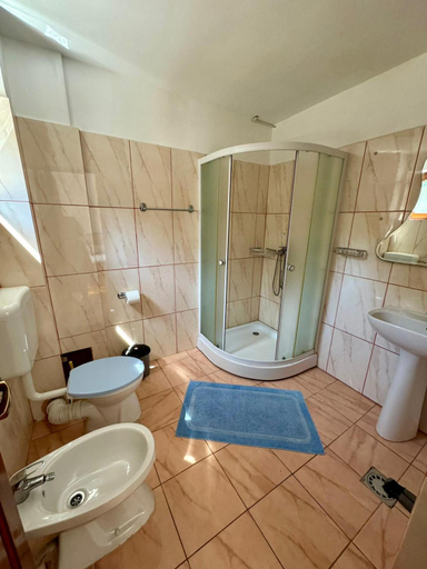Bathroom 3, Vila marina, Sanmartin