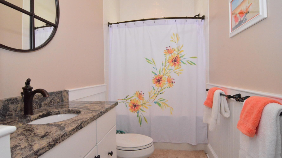 Bathroom 3, Delaware Avenue 15, Sussex