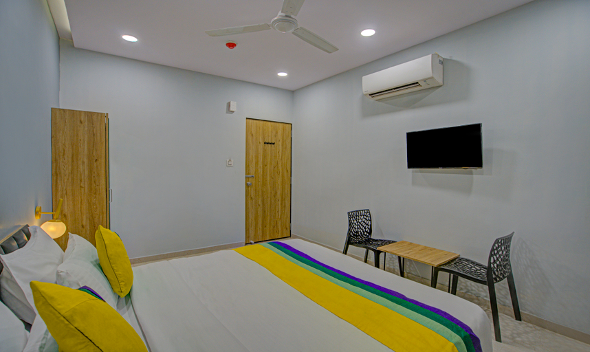 Bedroom 4, Hotel Natasha, Surat