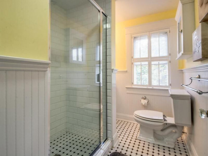 Bathroom 3, Virginia Avenue 27, Sussex