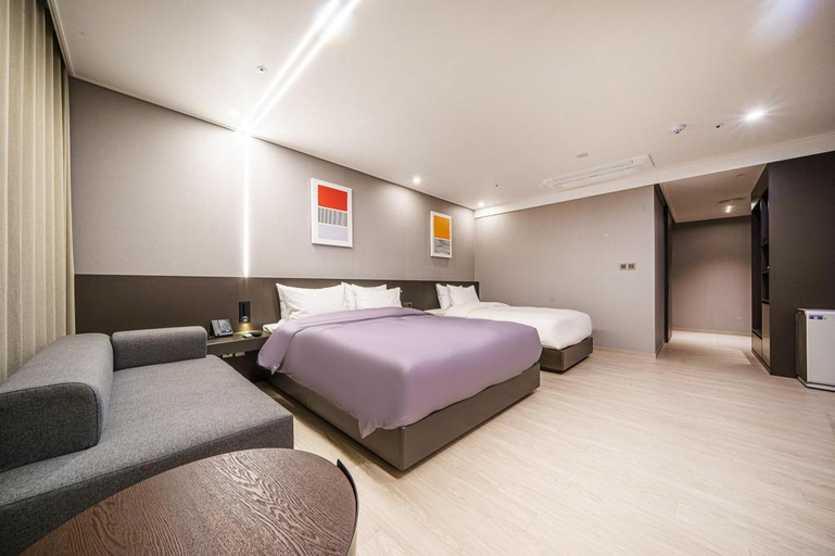 Bedroom 8