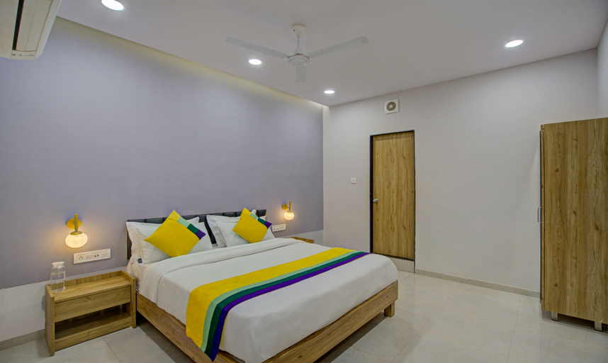 Bedroom 3, Hotel Natasha, Surat