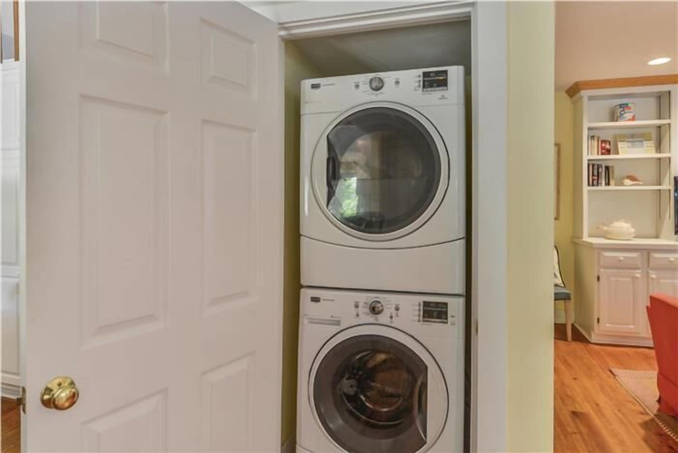 Bathroom 4, Columbia Avenue 69, Sussex
