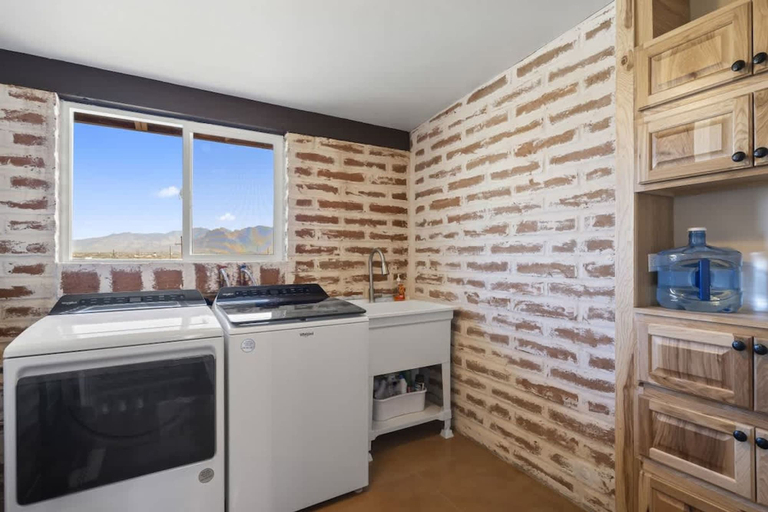 Room 4, Panoramic Mountain Views Heated Pool 2 Kitchens, Pima