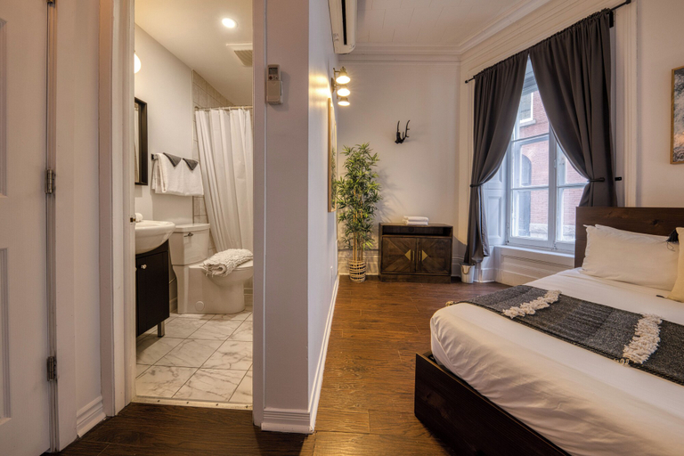 Bedroom 3, Remparts 2 Bed w Private terrace & sauna, Communauté-Urbaine-de-Québec
