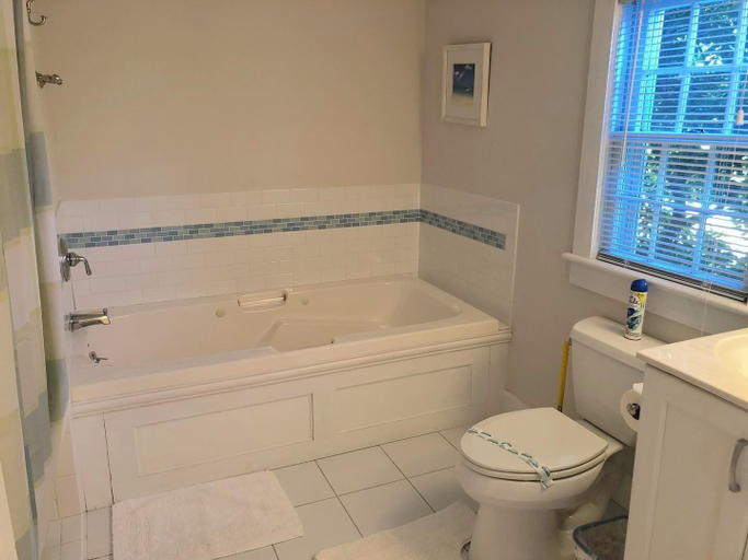 Bathroom 3, King Charles Avenue 604, Sussex