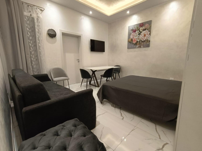 Others 3, Casa Colella, Lecce