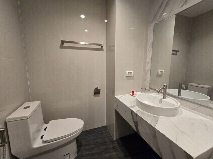 Bathroom 3, Manee Mantra Hotel Kanchanaburi, Muang Kanchanaburi