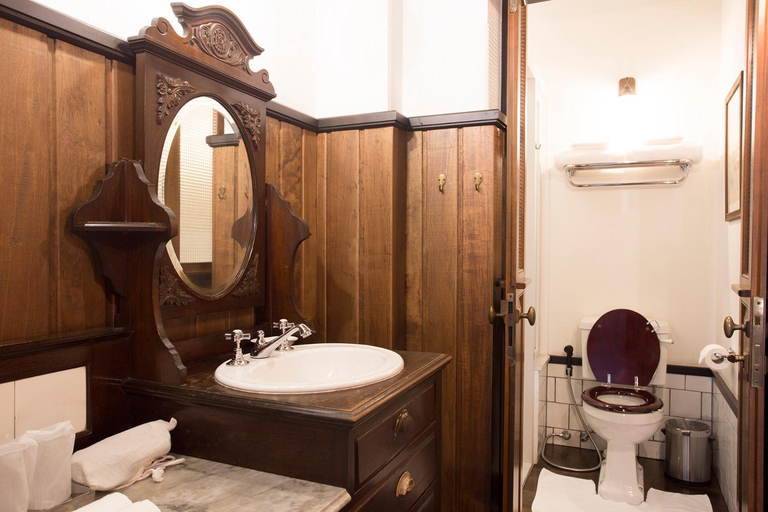 Bathroom 19