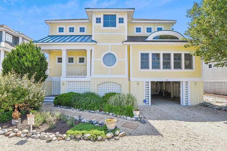 Exterior & Views 1, Tingle Avenue 624, Sussex