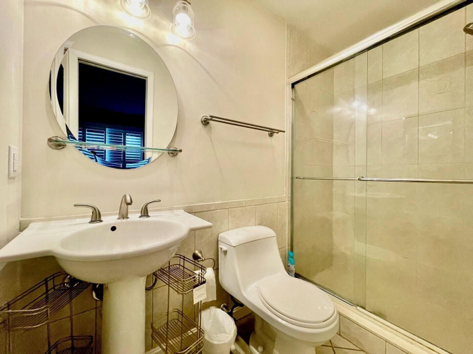Bathroom 3, Ocean Sands 4, Sussex