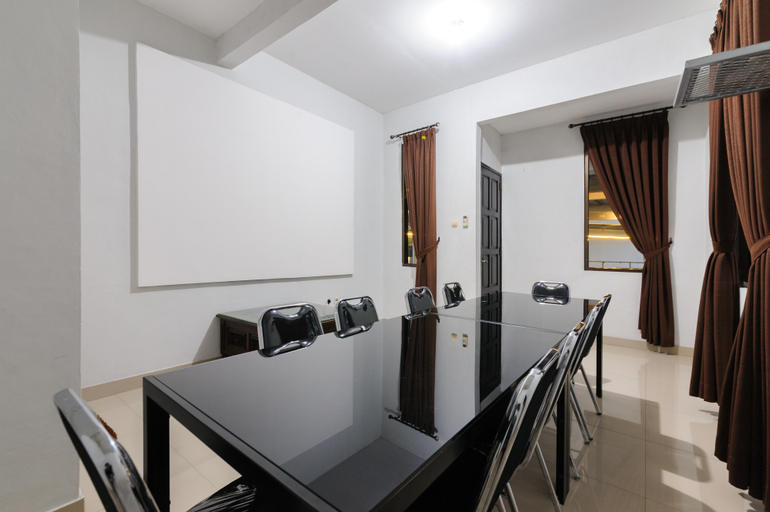 Business Facilities 4, RedDoorz Syariah near Taman Air Mancur Bogor, Bogor