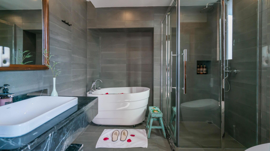 Bathroom 4, LIJIANG LIZE GRACELAND ARTISTIC SUITE INN, Lijiang