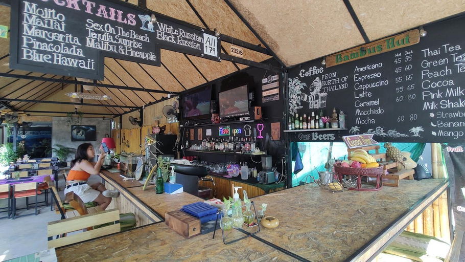 Food & Drinks 4, Bambus Restaurant Bar Hostels & Glamping, Pulau Phuket