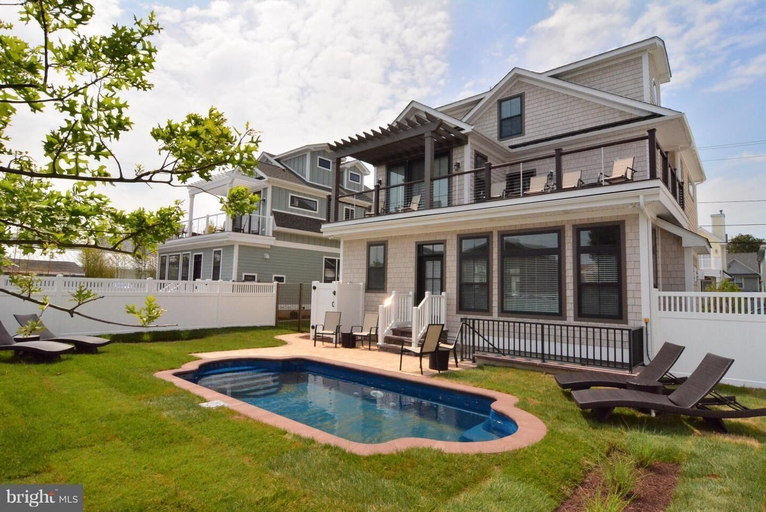 Exterior & Views 1, Lake Avenue 22, Sussex