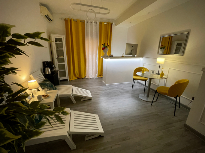Public Area 2, Le Suite Del Lungomare, Catania