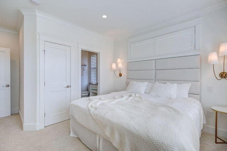 Bedroom 2, Lake Avenue 77, Sussex