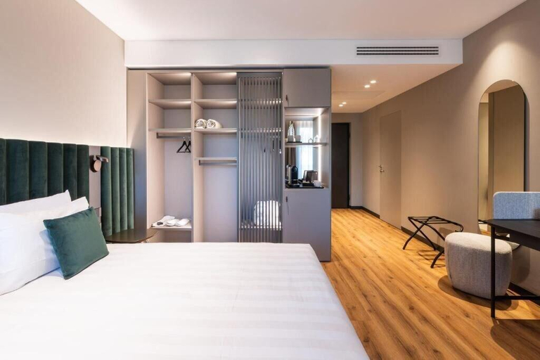 Bedroom 5, Como Hills Hotel, Como
