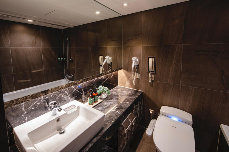 Bathroom 11