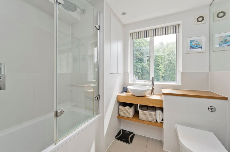 Bathroom 4, Elegant 2 bed Flat Earls Court, London