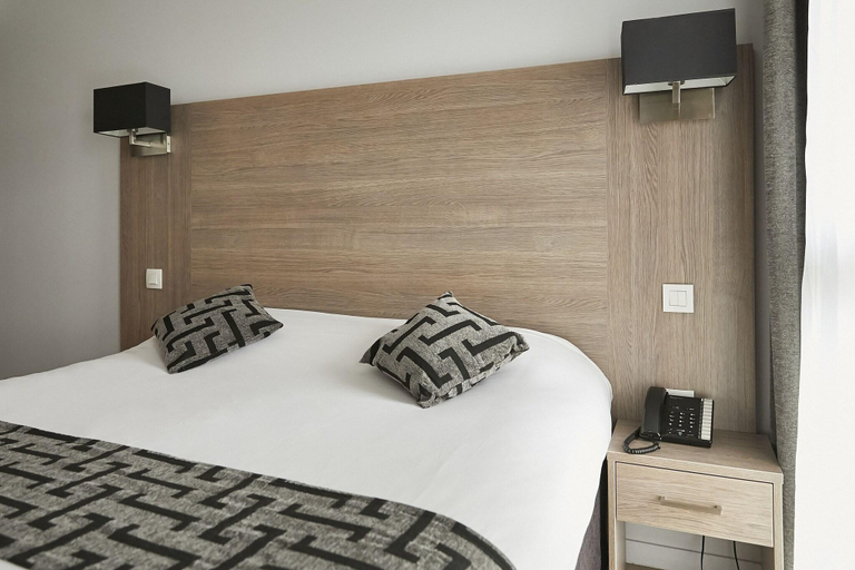 Bedroom 3, Aparthotel Adagio Access Massy Palaiseau, Essonne