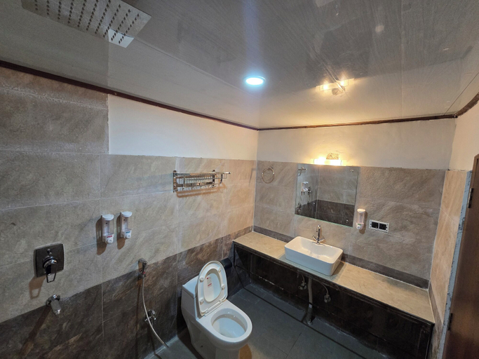 Bathroom, Hotel Kavaana Bardibas, Janakpur
