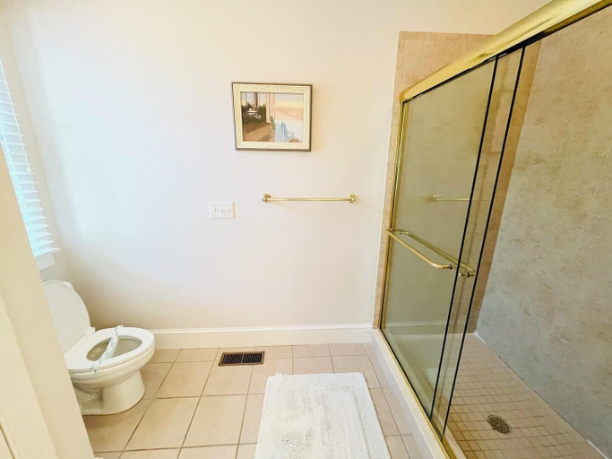 Bathroom 3, ST Lawrence Street 13, Sussex