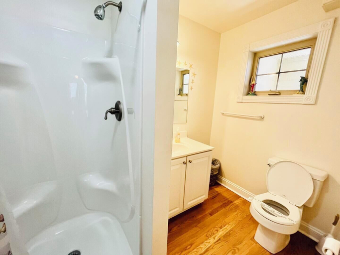 Bathroom 3, Wilmington Avenue 20B, Sussex