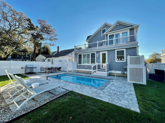 Exterior & Views 1, Lake Avenue 77, Sussex
